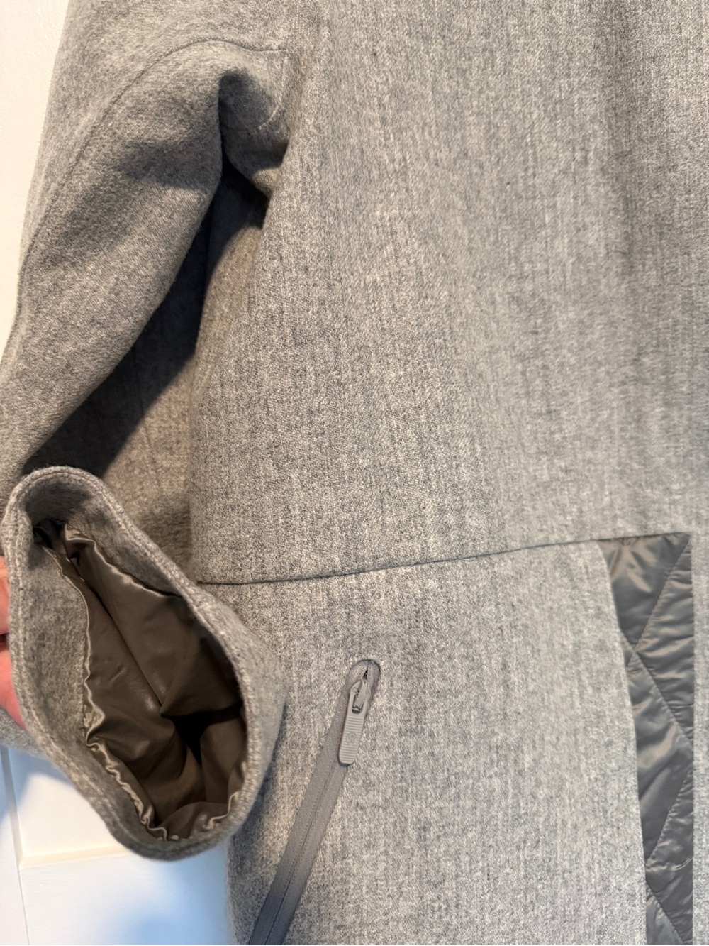 Lululemon Roam Far Wool Coat
Heathered Silver Graphite / Steam - Picture 7 of 14